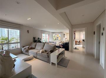 Apartamento de 3 quartos, São Paulo · Apartamento reformado e muito iluminado prox. ao metrô