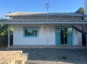 Casa · 80m² · 2 Quartos · 5 Vagas · Casa com 02 dormitórios e Terreno Amplo a 470m da Praia em Itapoá/SC!