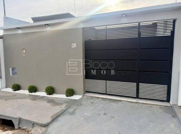 Casa · 126m² · 3 Quartos · 2 Vagas · Casa moderna com 3 quartos sendo 1 suíte na QR 605 de Samambaia