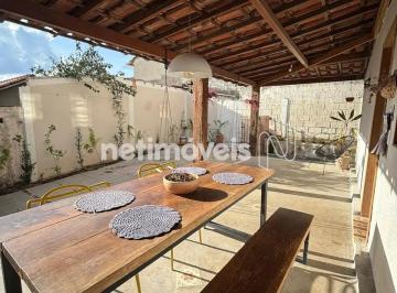 Casa · 160m² · 4 Quartos · 2 Vagas · Excelente casa de 3 quartos para locação no Alipio de Melo!