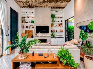 Casa · 238m² · 4 Quartos · 2 Vagas · ENCANTADORA CASA COM ARQUITETURA CONTEMPORÂNEA
