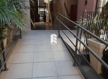 Apartamento · 27m² · 1 Quarto · Apartamento 1 dormitório no Centro | Ideal para renda e alta liquidez