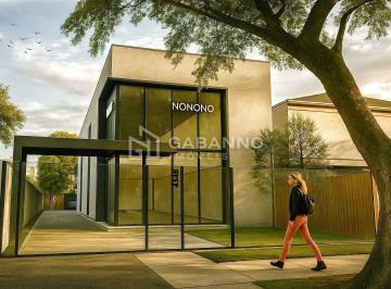 Comercial · 311m² · 1 Quarto · 6 Vagas · Casa Comercial — Av. Silva Jardim | Loca&cce