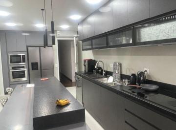 Apartamento en Venda de 4 quartos Aparecida · Apartamento alto padrão com 3 suítes e elevador privativo –próximo à praia Aparecida