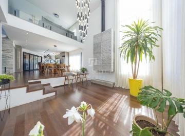 Casa · 301m² · 4 Quartos · 4 Vagas · Casa de condomínio com 301.94 m², 4 quartos sendo