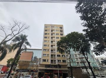 Apartamento · 134m² · 4 Quartos · 1 Vaga ·
Apartamento amplo e com ótima localização para alugar na Av Barão d