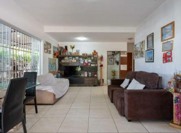 Casa · 247m² · 3 Quartos · 3 Vagas · IMPERDÍVEL — SOBRADO NA SHIGS 715, ASA SUL!