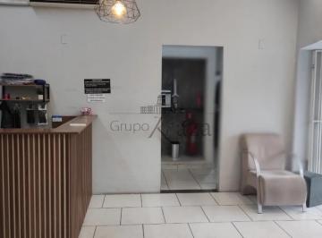 Comercial · 250m² · 10 Quartos · 1 Vaga · Oportunidade - Ponto Comercial - Centro - 250m².