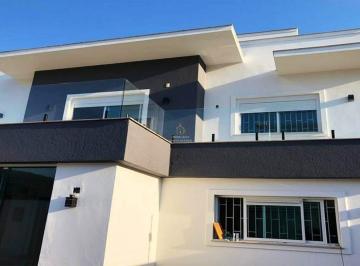 Casa · 280m² · 3 Quartos · 2 Vagas · Belíssima casa para locação no centrinho de Santo Antônio
