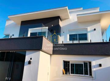 Casa · 280m² · 3 Quartos · 2 Vagas · Belíssima casa para locação no centrinho de Santo Antônio