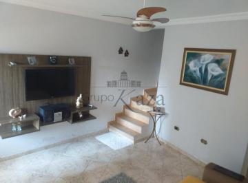 Casa · 278m² · 3 Quartos · 7 Vagas · Casa Sobrado - Jardim Santa Inês I - 3 Dormitórios - 123,12m².