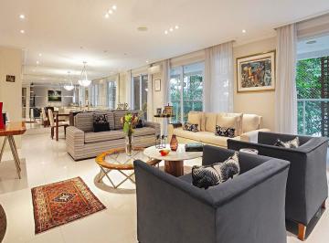 Apartamento · 241m² · 3 Quartos · 4 Vagas · Apartamento no Residencial Granja Julieta com 241m²  e 3 suítes.