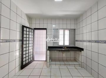 Casa · 180m² · 5 Quartos · 3 Vagas · Casa Sobrado com 5 quartos sendo 2 suítes disponível para locação no Bairro Umuarama em Uberlândia-M