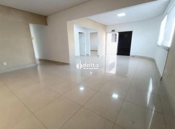 Comercial · 360m² · 3 Quartos · 6 Vagas · Casa comercial disponível para locação no bairro Centro em Uberlândia-MG