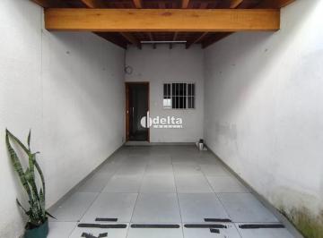 Casa · 110m² · 2 Quartos · 1 Vaga · Casa residencial com 2 quartos disponível para locação no bairro Luizote de Freitas em Uberlândia-MG