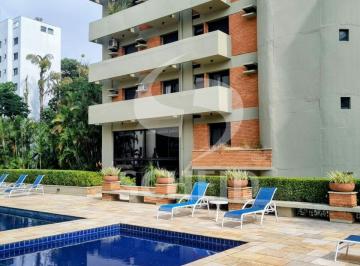 Apartamento · 240m² · 3 Quartos · 4 Vagas · Real Parque, apartamento em rua privilegiada do bairro!