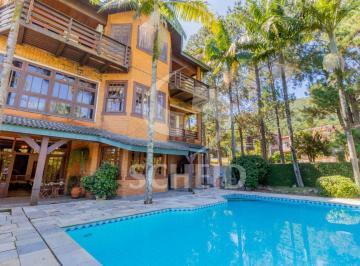 Casa · 852m² · 5 Quartos · 4 Vagas · Casa a venda de 852,00m² útil, com 5 quartos e 4 vagas em Alphaville !