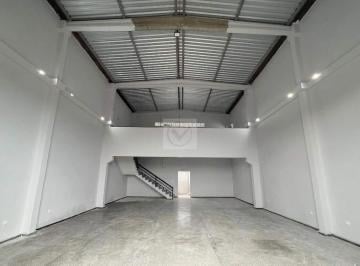 Comercial · 200m² · 3 Vagas · Galpão de Alto Padrão na Barra dos Coqueiros – 200 m² com Infraestrutura Completa