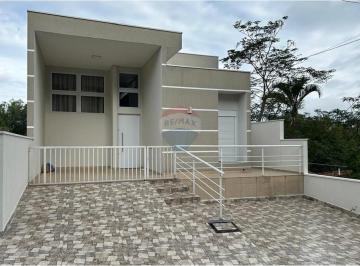 Casa · 200m² · 3 Quartos · 3 Vagas · Casa térrea com 3 dormitórios para locação em Valinhos/SP