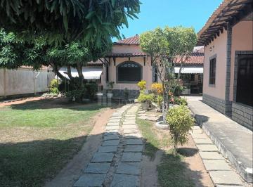 Casa · 125m² · 3 Quartos · 1 Vaga · Casa com amplo quintal e excelente localização próxima à Praia dos Barbudos – Araruama