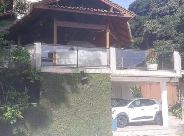 cc6bdeb35d13b8cb068965f6fddfb9ad5922796b · Casa com Piscina e 4 quartos à venda em Florianópolis.