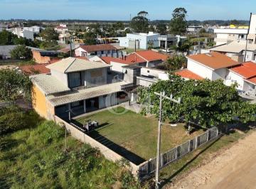 Casa · 180m² · 3 Quartos · Casa no Cristo Rei