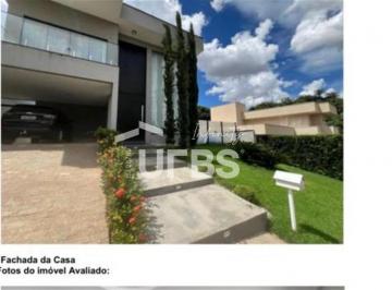 Casa · 280m² · 3 Quartos · Excelente sobrado no Condomínio do Lago. 3 suítes e lavabo, piscina de raia aquecida, fundo para a m