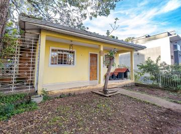 8a9b200f91b425ae027b298215037f8b3f92820d · Casa com 4 quartos, sendo 1 suíte à venda, 316 m² por R$ 1.100.000 - São Lourenço - Curitiba/PR