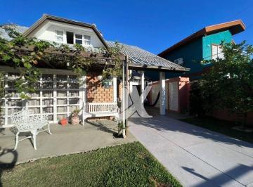 b2c235521d9d3c06b71f6cadfbb14f79d99cd764 · Casa com ar, piscina + 5 dorm.( sendo que 1 é suíte) para alugar, 146 m² por R$ 2.300/dia - Atami - 