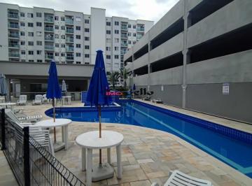 Foto 01 · Apartamento à venda no Rio de Janeiro-RJ: 2 quartos, sala, banheiro, vaga na Pechincha, 50m². Adquir
