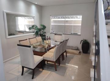 Casa · 226m² · 4 Quartos · 2 Vagas · Condomínio com 4 quartos à venda em Bosque - SP