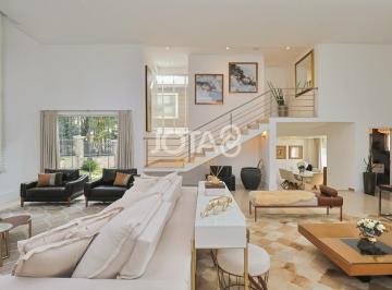 Casa · 429m² · 4 Quartos · 3 Vagas · Casa à venda - em Santa Felicidade