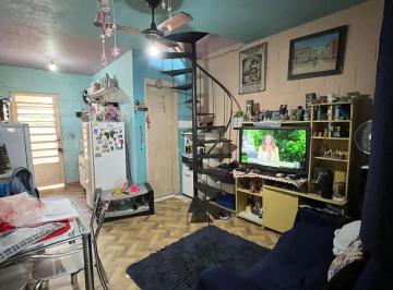Casa · 85m² · 2 Quartos · 1 Vaga · Sobrado de 2 Dormitórios Localizado no Bairro Vila Nova