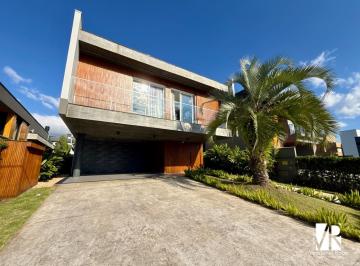 Foto 01 · Casa alto padrão no Condomínio Caledônia com 3 suítes, piscina e automação