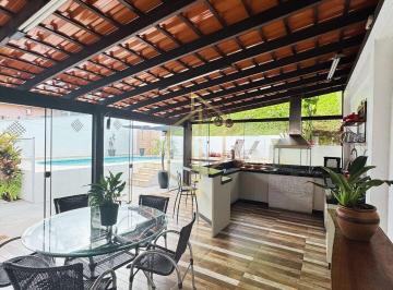 Casa · 408m² · 3 Quartos · 1 Vaga · Casa à venda no bairro Saguaçu - Joinville/SC, Zona Norte