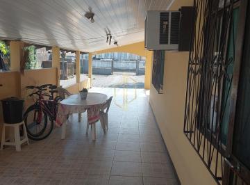 Casa · 250m² · 3 Quartos · 2 Vagas · Casa em Fátima, Joinville/SC