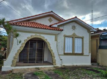 Casa · 200m² · 4 Vagas · Casa com 7 salas disponível para locação.