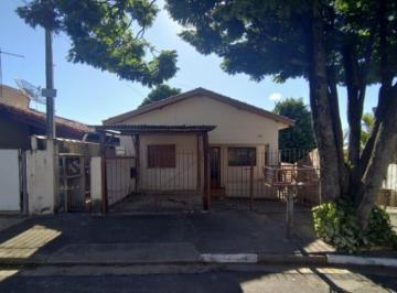 Casa de 5 quartos, Iperó · Terreno com 3 unidades prontas