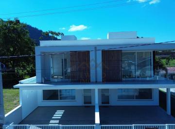 c473fb64cc7a93a34f26ddfe44771cad1df2e13f · Sobrado com 3 suítes à venda, 187 m² por R$ 1.457.255 - Centro - Pomerode/SC