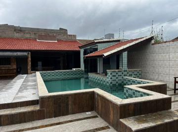 Casa de 3 quartos, Peruíbe · Casa com 3 quartos e piscina em Peruíbe - R$ 650.000,00.