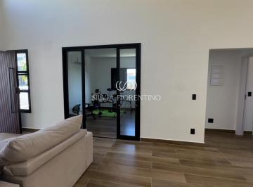 Foto 01 · Casa em Condomínio à Venda em Taubaté-SP, Morada dos Nobres: 2 quartos, 1 suíte, sala, 2 banheiros,