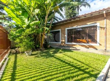 Casa de 3 quartos, São Paulo · Casa térrea com área verde e quintal, 6 vagas de garagem.