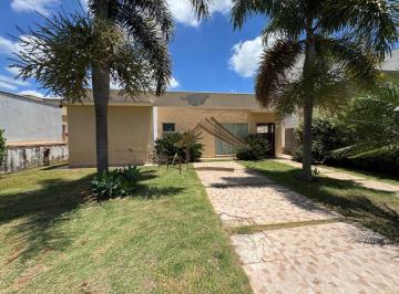 Casa de 3 quartos, Porangaba · Linda casa no Ninho Verde 1 com ampla área de lazer, 3 dormitórios, rua sem saída