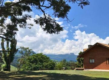 Rural de 5 quartos, Gonçalves · VISTA PRIVILEGIADA PARA A PEDRA DO BAÚ – UM REFÚGIO COMPLETO NA MANTIQUEIRA
