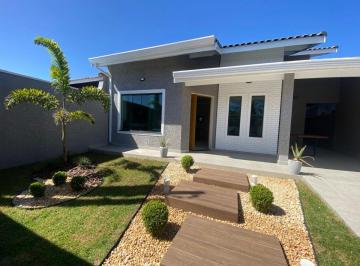 Casa de 3 quartos, Peruíbe · Casa na praia com 3 quartos e piscina em Peruíbe