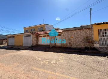 Casa · 188m² · 4 Quartos · 3 Vagas · QUADRA 37 SETOR LESTE GAMA - CASA 3 QUARTOS + CASA DE 1 QUARTO