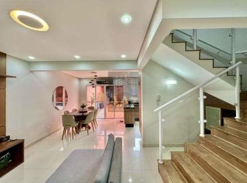 Casa · 97m² · 3 Quartos · 2 Vagas · Cond. Villagio Alvarelhos - 3d/1ste, quintal, gourmet c/ churrasqueira, 3 A/C, escritório!