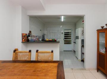 aa31f680-cb08-4a9d-8814-a5ea7bf4262e · Elegante casa em condomínio para venda com 2 quartos, sendo 1 suíte, 93m²