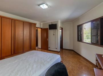 97a35b27-6042-4cd7-bc01-11bd4ba3a01b · Versátil casa para venda em Vila Madalena com 3 quartos, sendo 1 suíte, 228m²