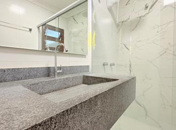 87a5d470-2179-4960-9495-4fadae898286 · Elegante sobrado para venda em Jardim Regina com 3 quartos, sendo 1 suíte, 101m²